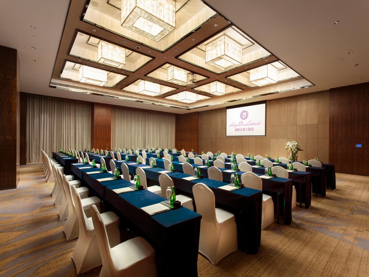 Ming Du Lakeside Hotel 25/30