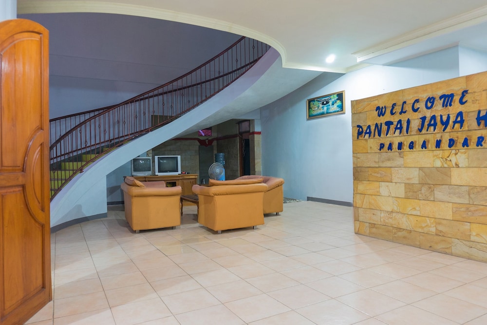 OYO 1240 Hotel Pantai Jaya 14/37