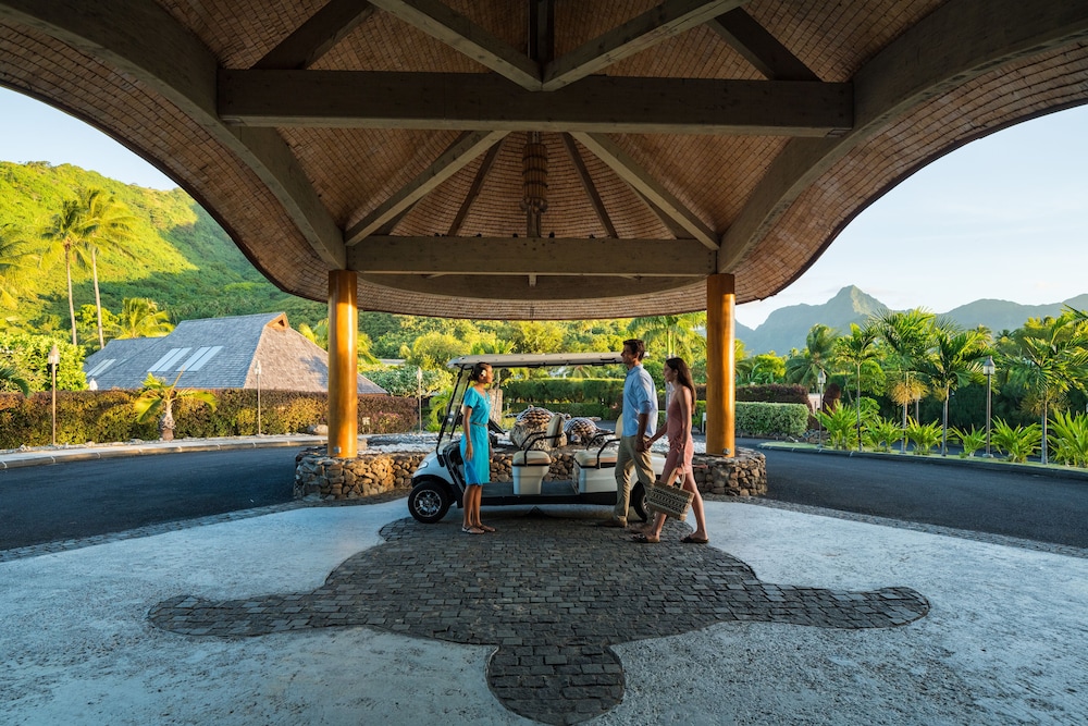 Hilton Moorea Lagoon Resort and Spa 11/81