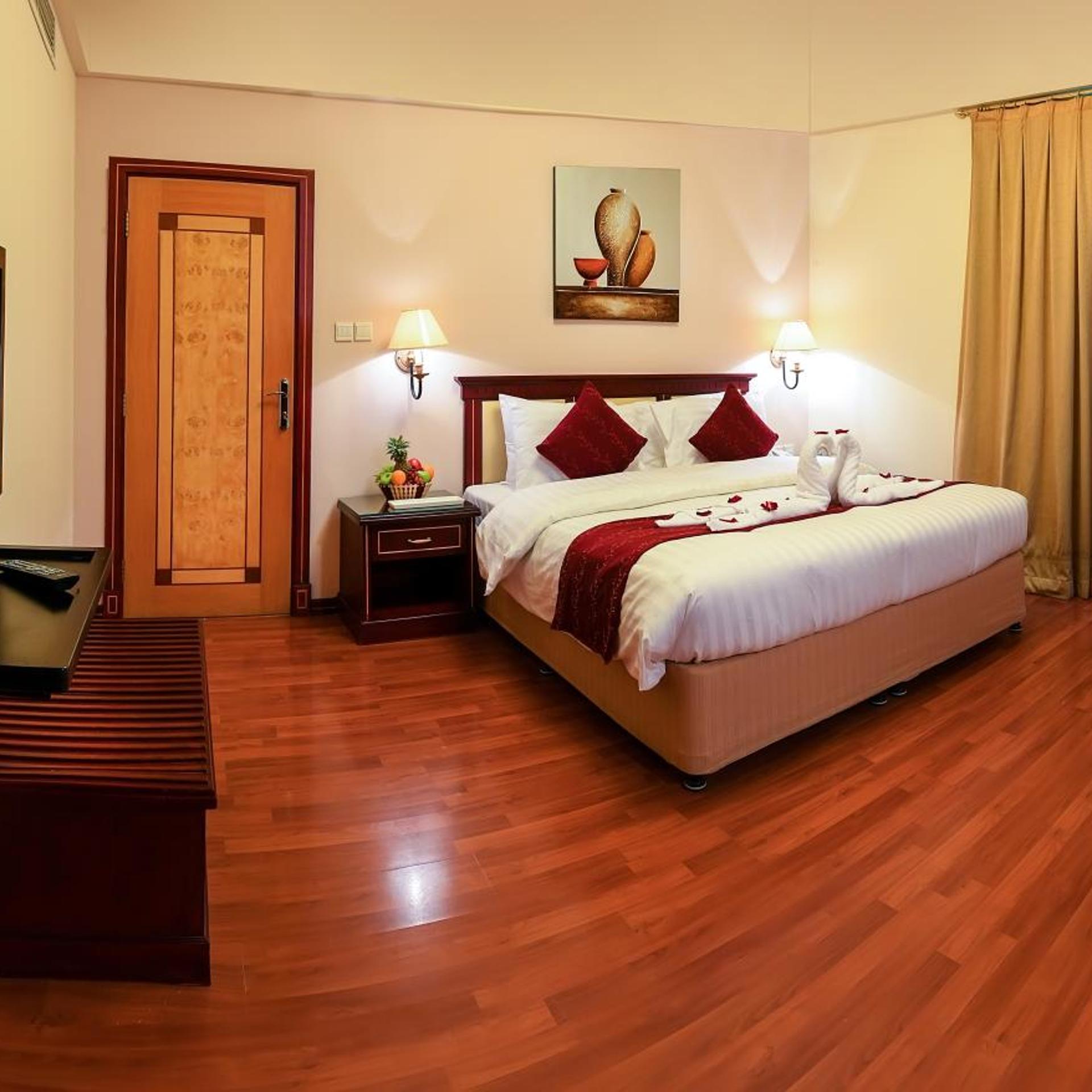 Executive, Suite
