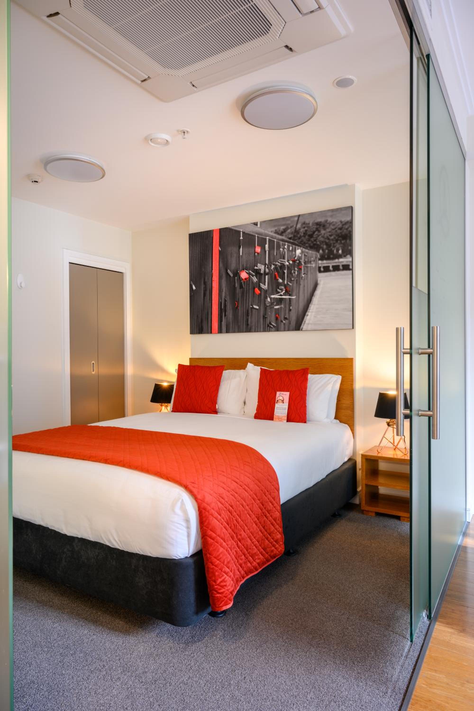 1 Bedroom, Apartment, North Wing