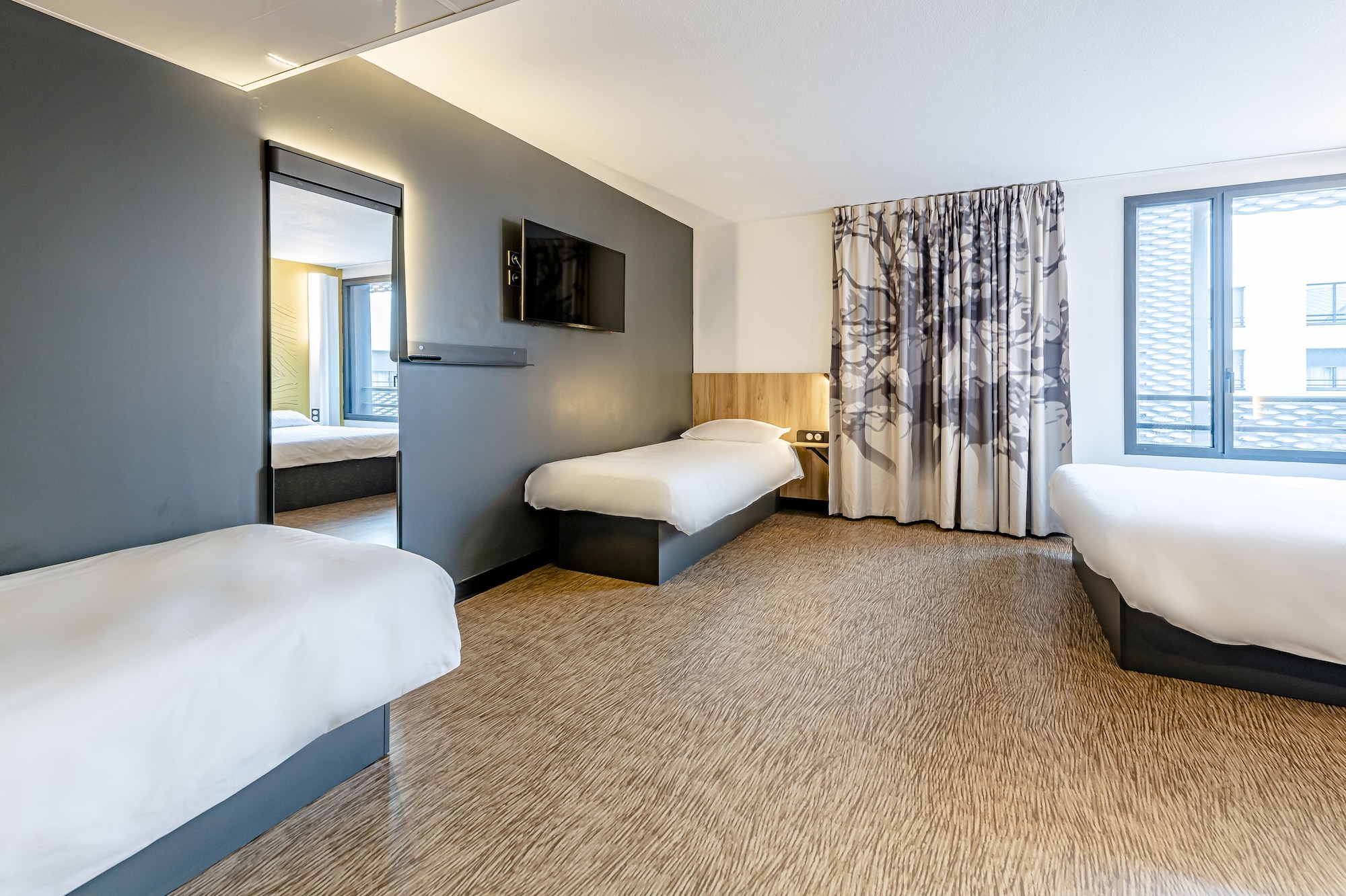 Quad room