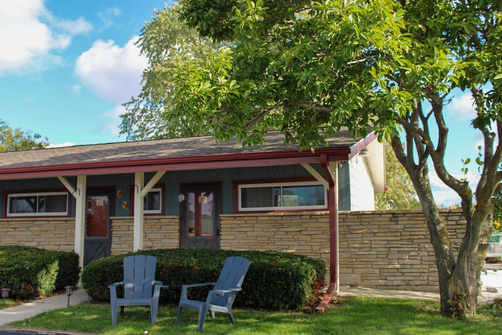 Wisconsin-Aire Motel By Random Lake 1/41