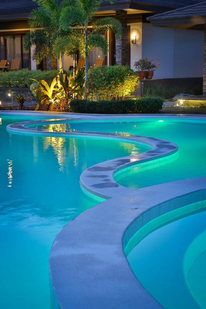 Coron Soleil Express Hotel 3/65