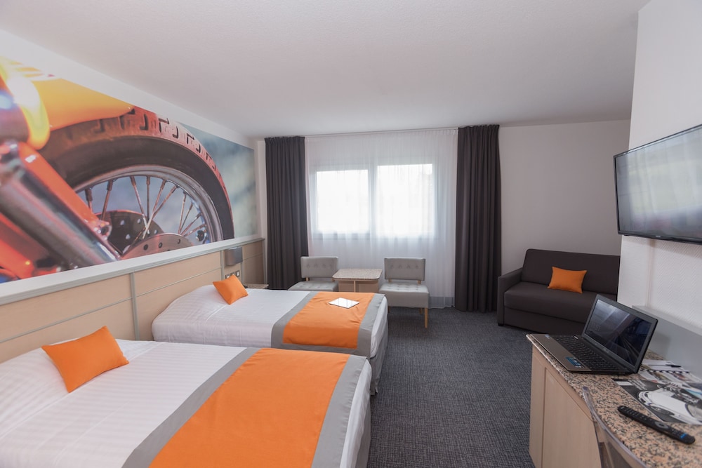 Hotel Le Paddock 29/63
