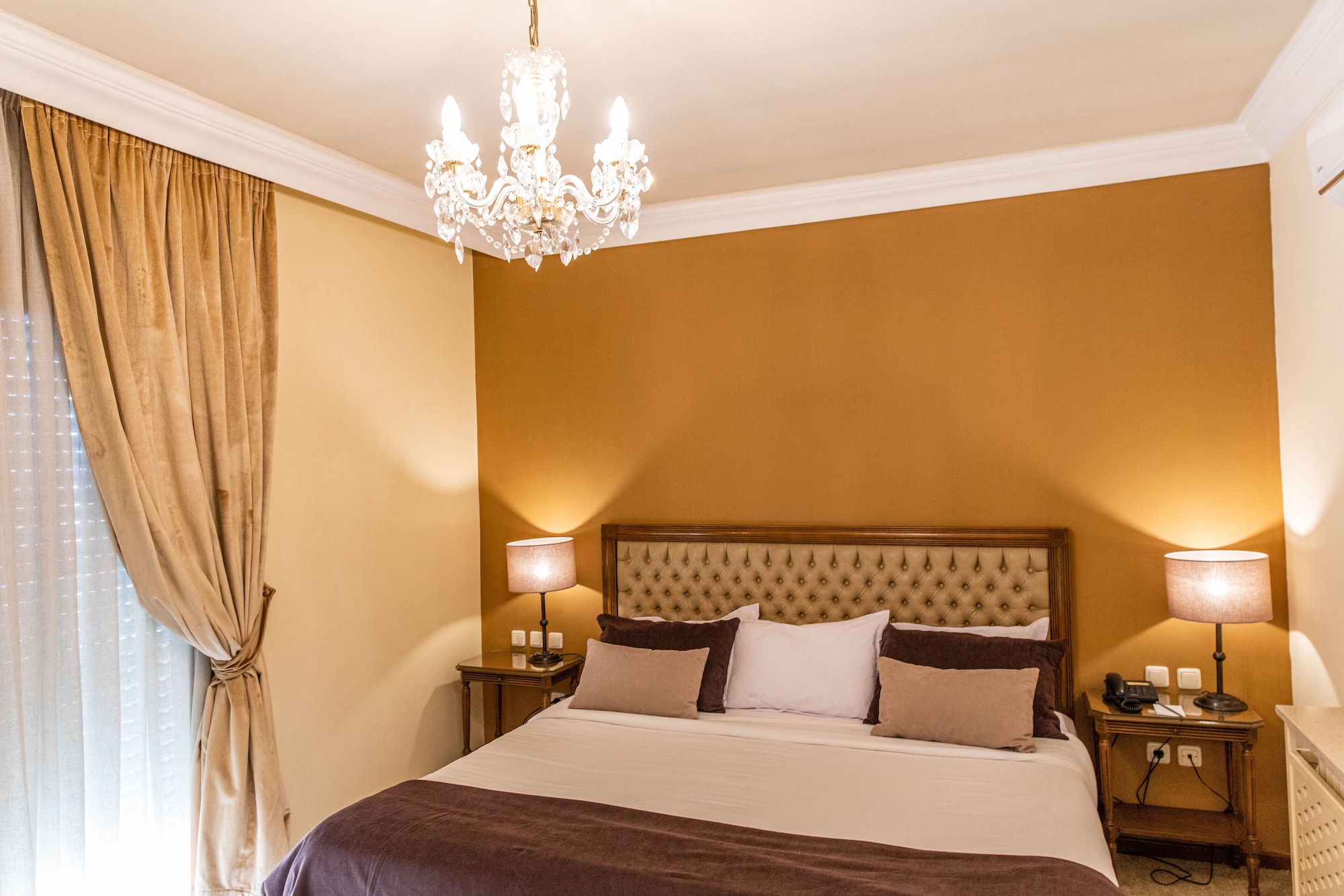 SENIOR, SUITE, KING BED