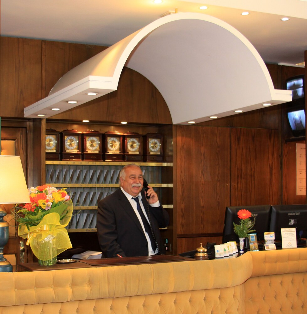 Euro Hotel 8/38