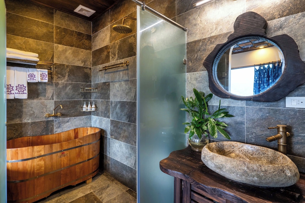 Sapana Mountain Retreat 50/50