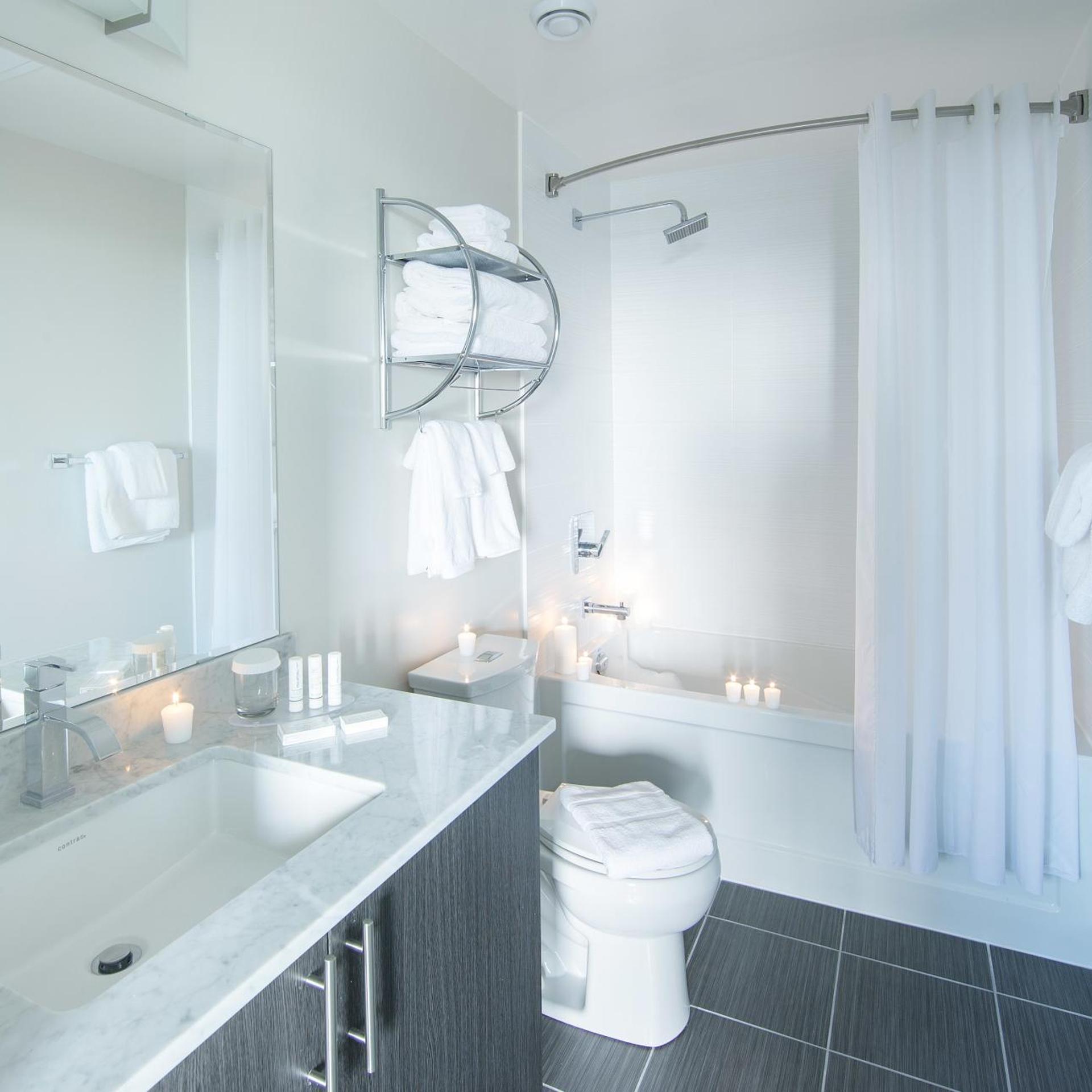 Studio, King Bed, 2 Queen Beds