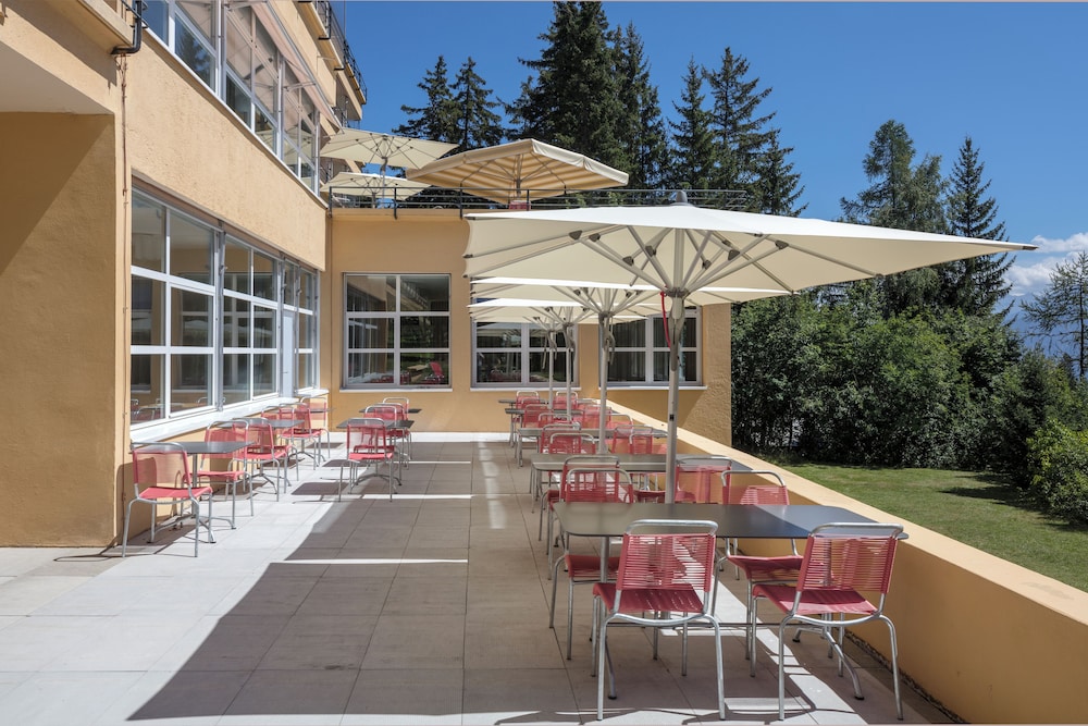 Youth Hostel Crans Montana 7/53
