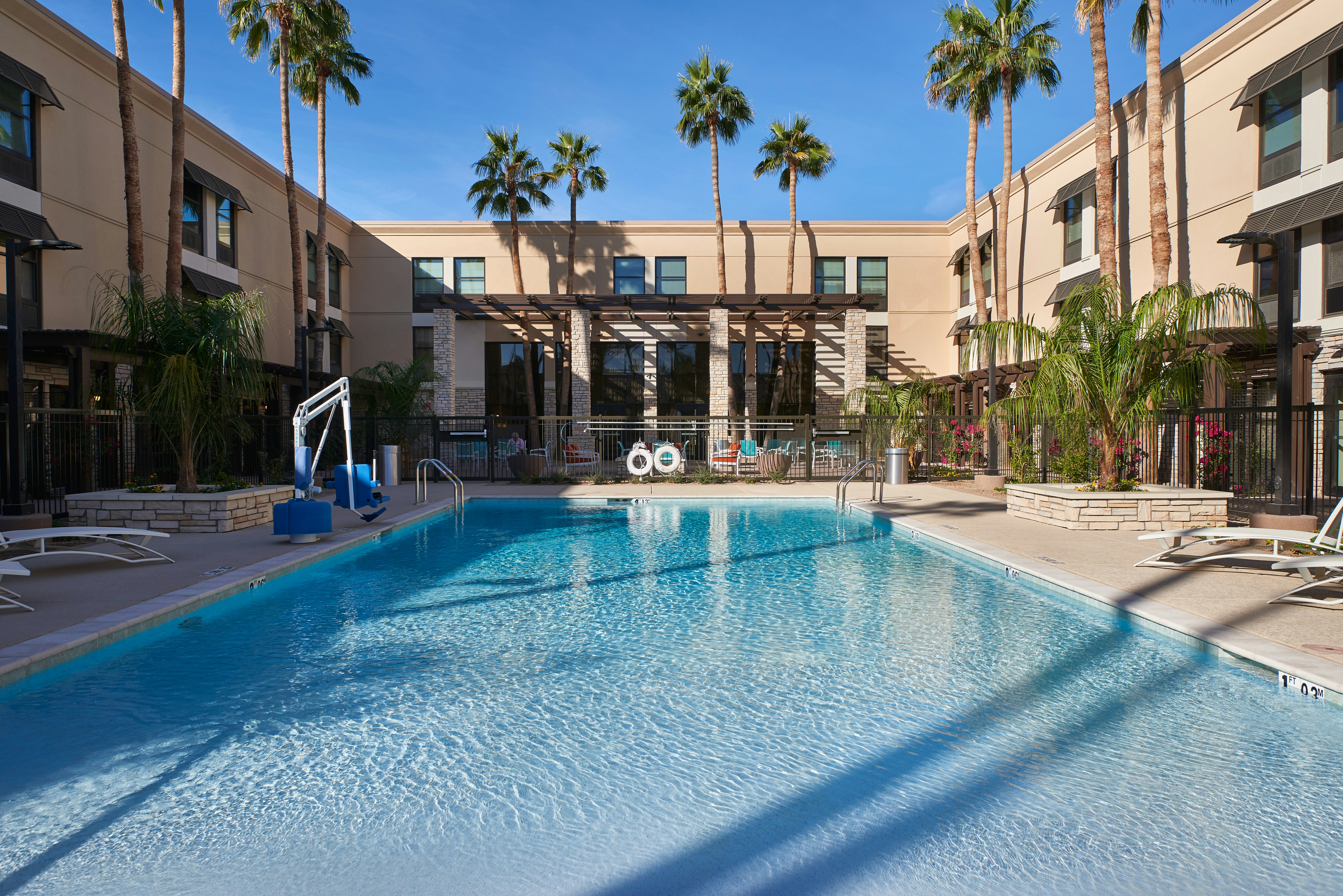 Hampton Inn & Suites Scottsdale On Shea Blvd 23/25