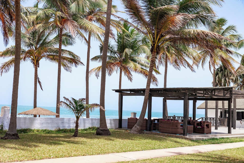 Bungalow Beach Hotel 46/58