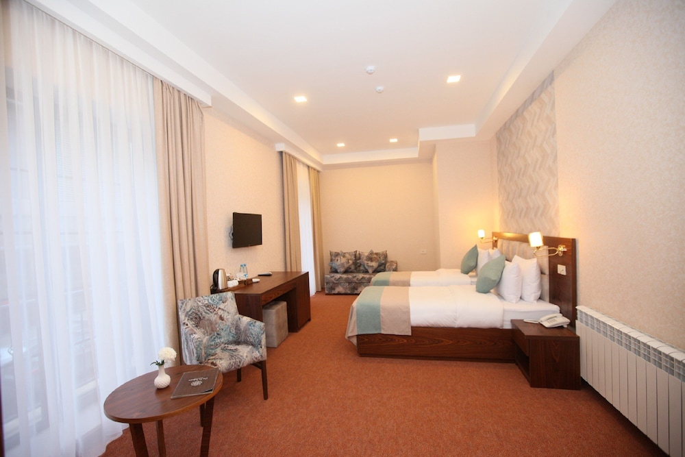 Auroom Hotel 12/40