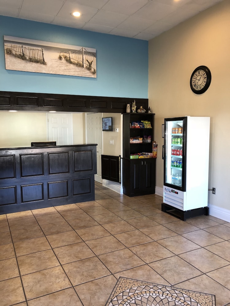 Super 8 By Wyndham Gulfport Near Biloxi 13/57