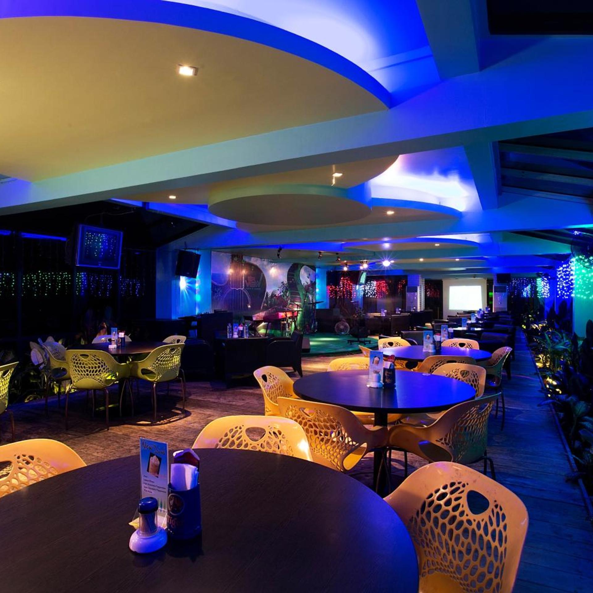HOTEL MAXIMILLIAN 52/55