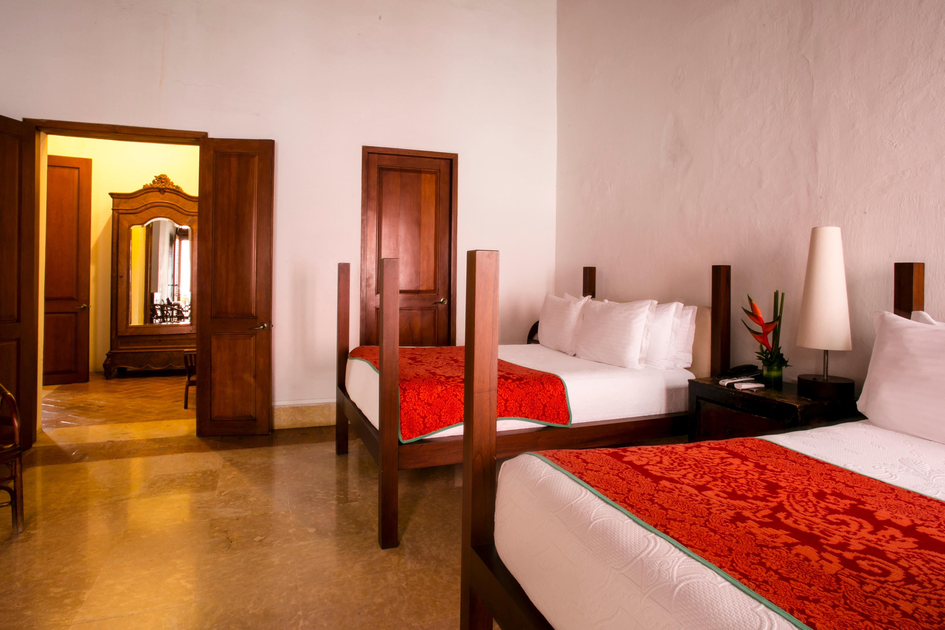 Premium, Suite, Street View