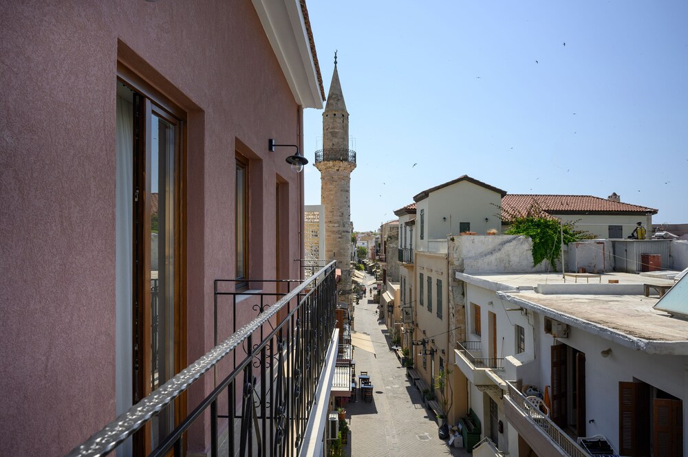 Minaret Suites and Apartments 45/50