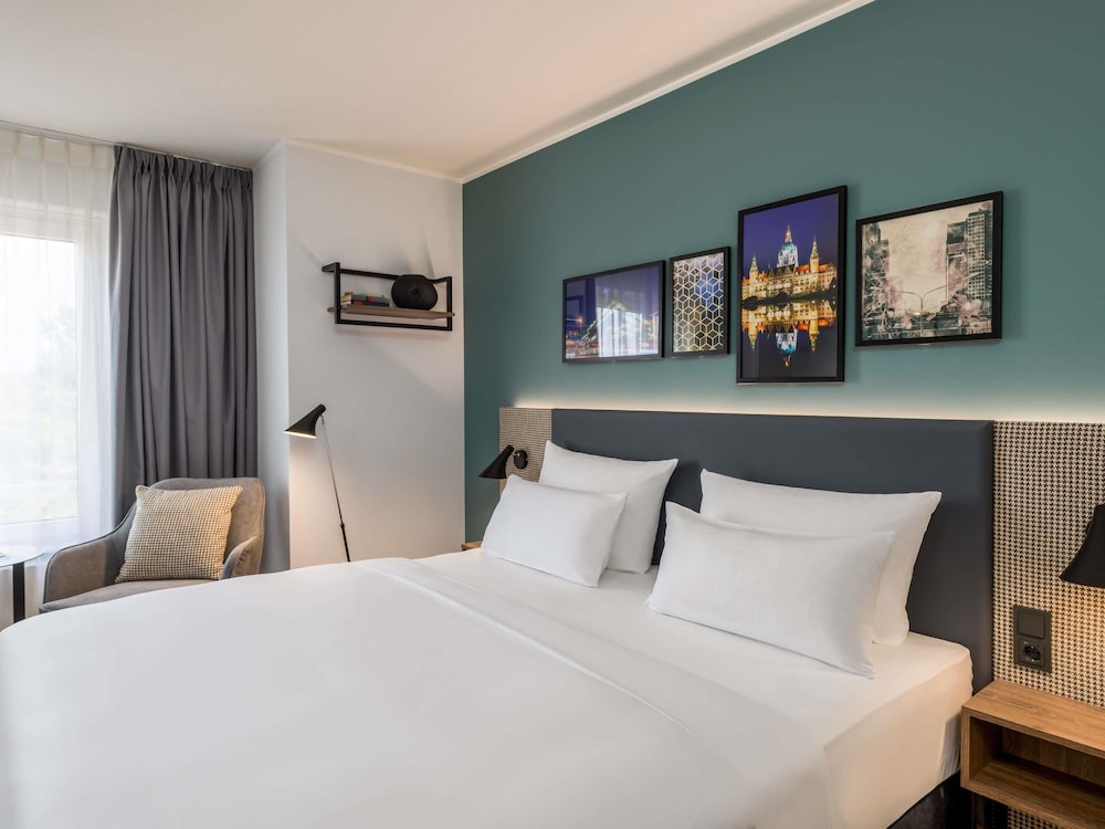 PRIVILEGE, DOUBLE BED