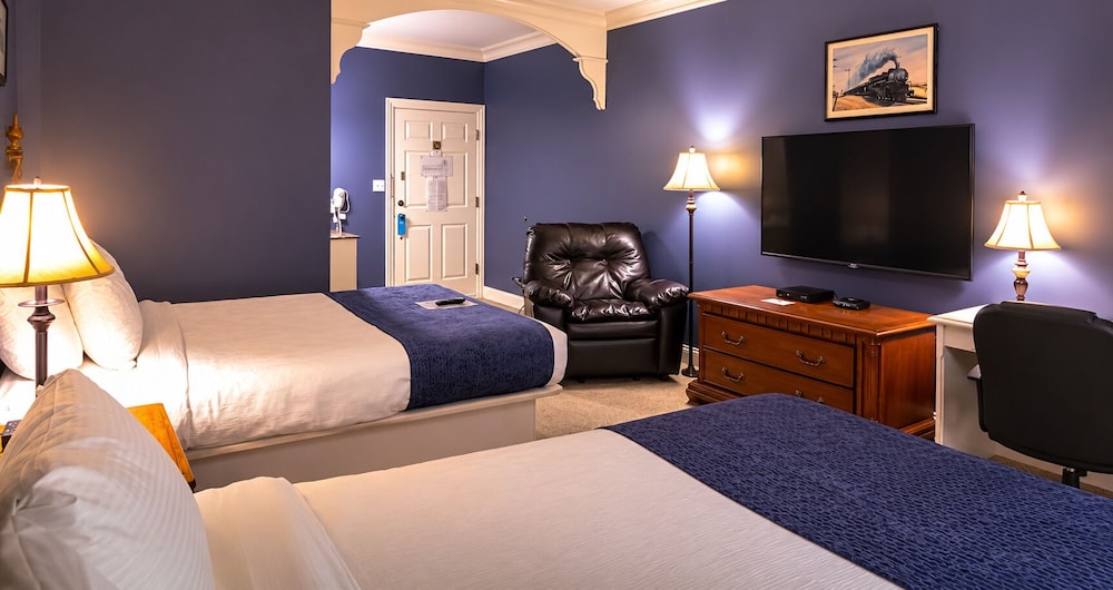 غرفة سيغنتشر بسريرين كوين في الطابق الأرضي، Depot Inn & Suites 2/4