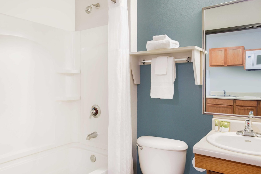 WoodSpring Suites Charlotte Shelby 25/29