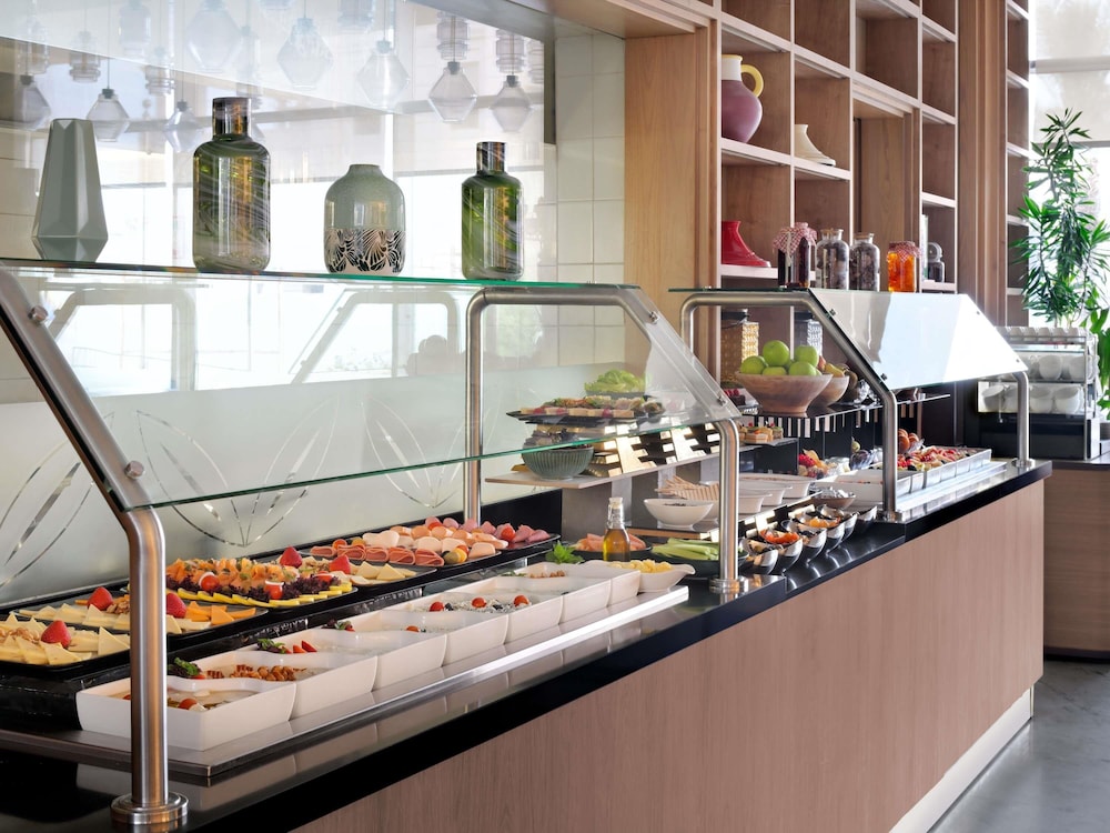 موفنبيك التحلية جدة(Movenpick Hotel Tahlia Jeddah) 10/73