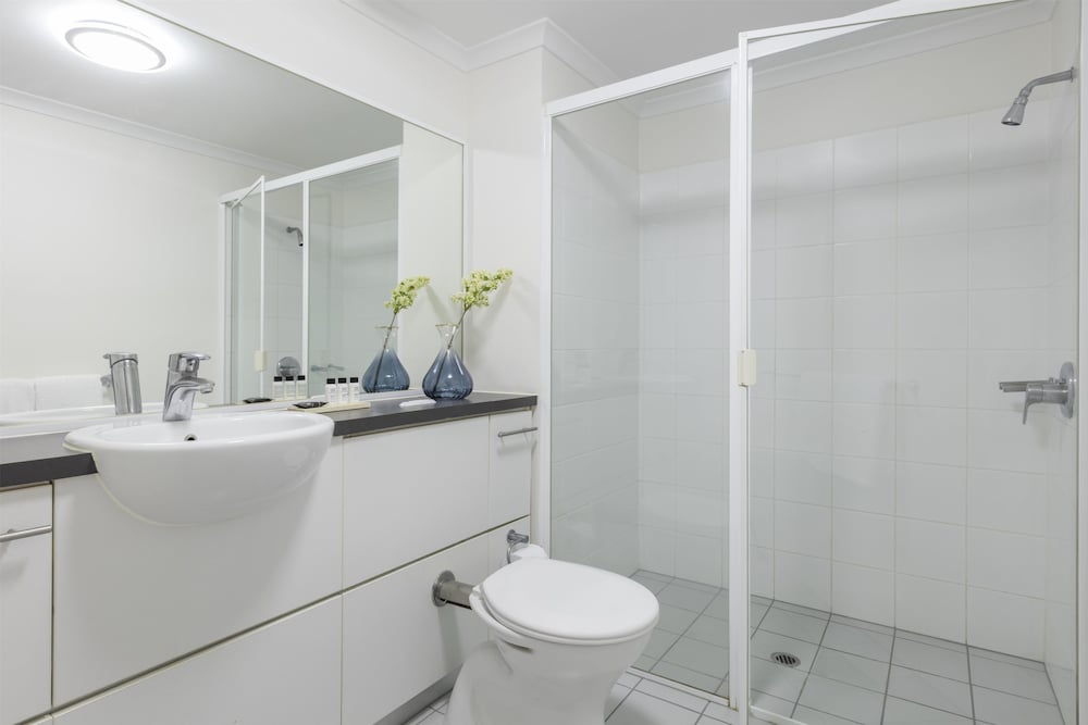 Oaks Brisbane River City Suites 71/72