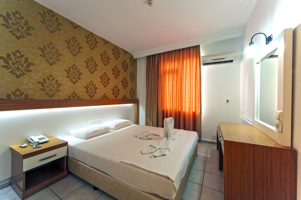 Kleopatra Aytur Apart 6/16