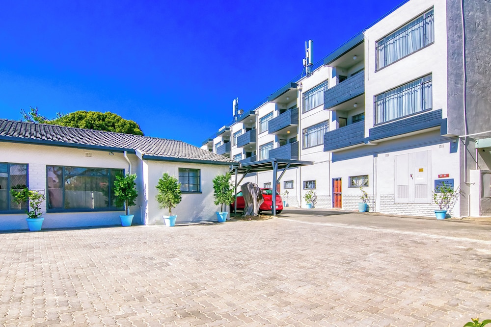 Bm Gardens Apartment Hotel 26/34