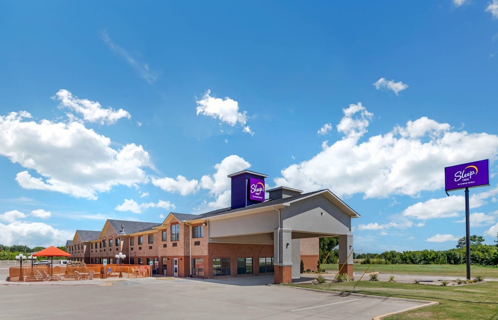 Sleep Inn Cedar Hill, TX 5/51