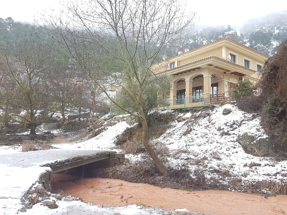 HOSTAL SIERRA DEL AGUA 31/32