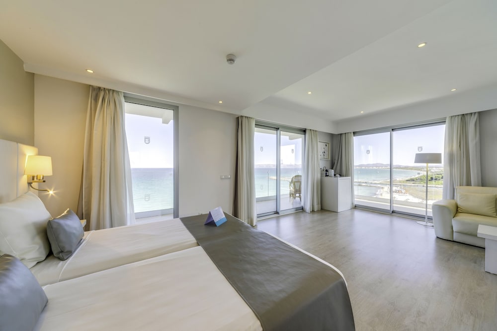 Playa Esperanza Resort 30/82