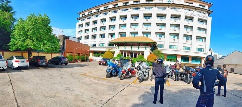 Sing Golden Place Hotel 47/52