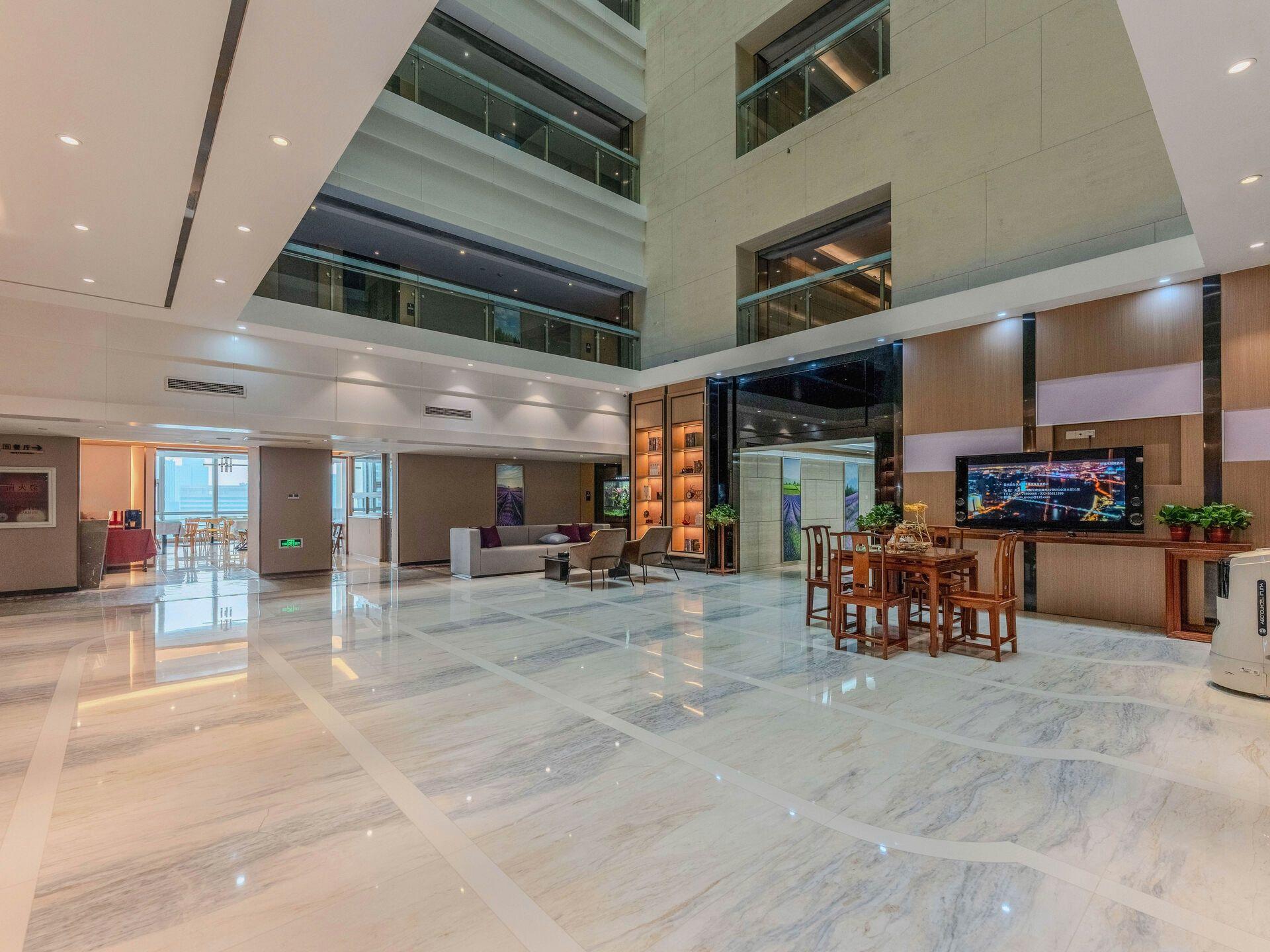 Lavande Hotel (Tianjin Xiangluowan Binhai Railway Station) 10/38