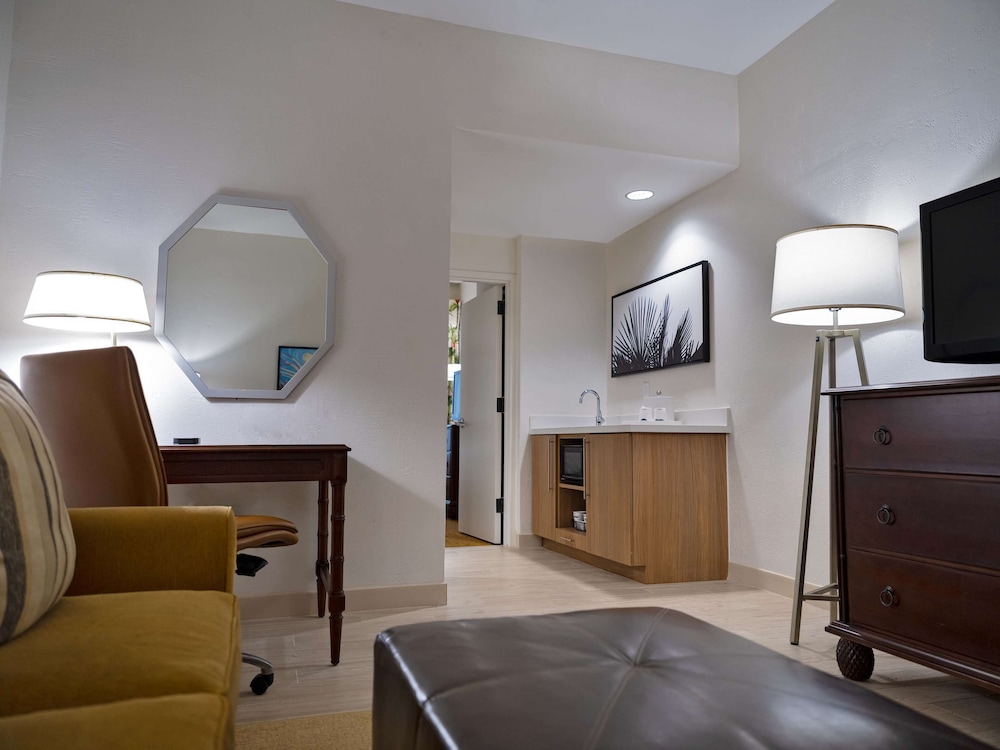 Hampton Inn Suites San Juan 53/67