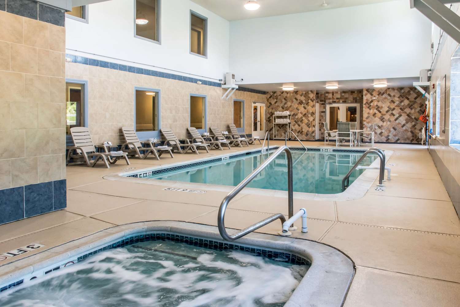 Comfort Inn Lancaster County Columbia, PA 5/13