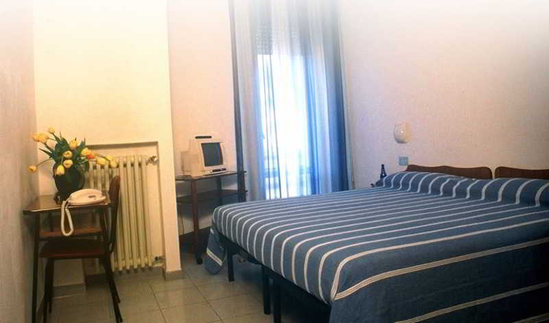 Albergo Ester Di Fossi Laura 8/41