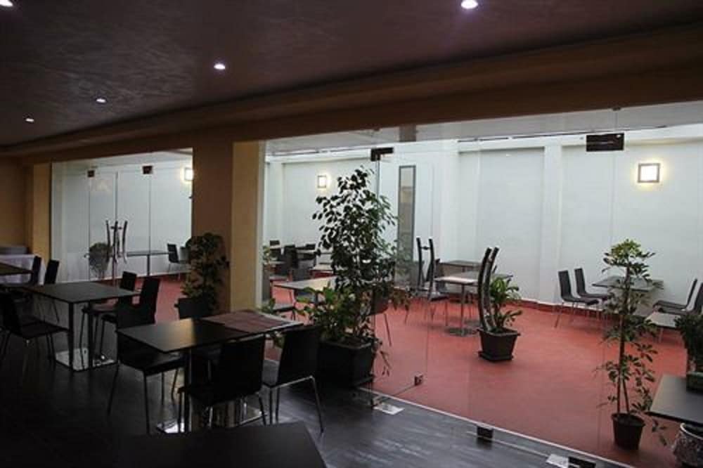 Abc Hotel 28/46