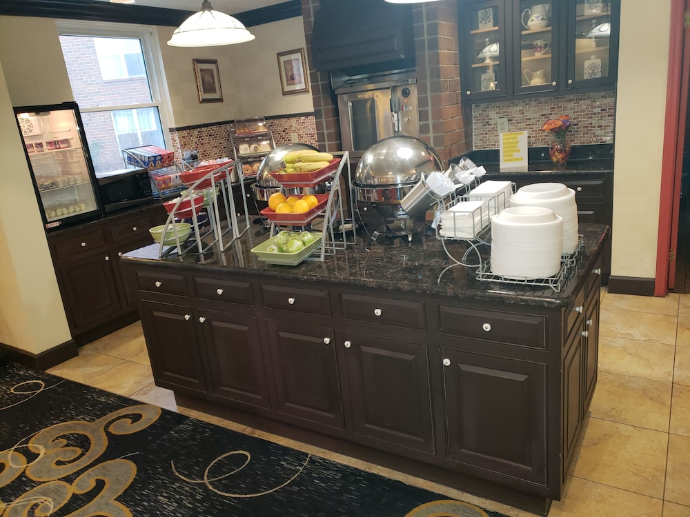 Affordable Suites of America Detroit-Warren (Ex Hawthorn Suites By Wyndham) 18/50