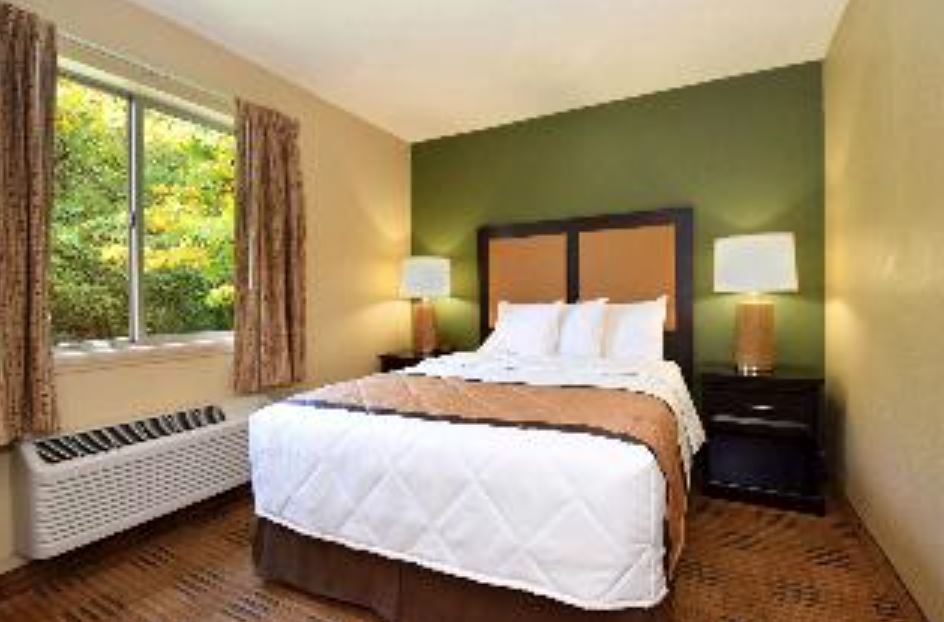 EFFICIENCY, QUEEN BED, ACCESSIBLE