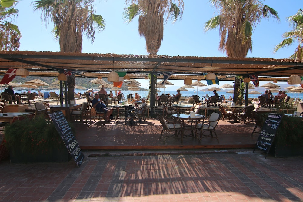 Ambrosia Hotel Beach & Spa 58/70
