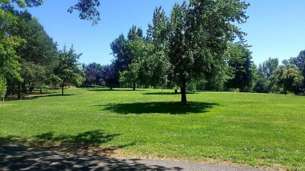 Travelers Inn Medford 57/58