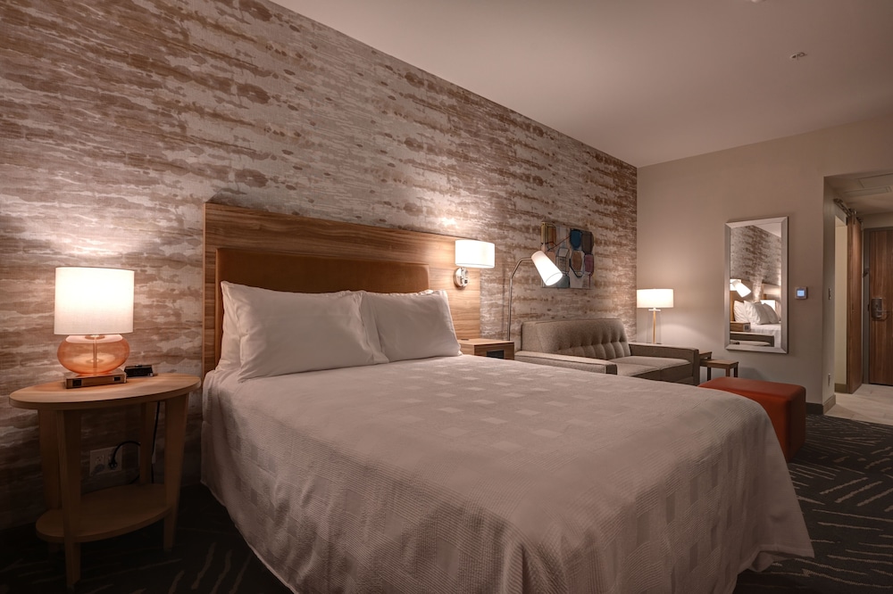 Home2 Suites By Hilton Anaheim Resort 17/45