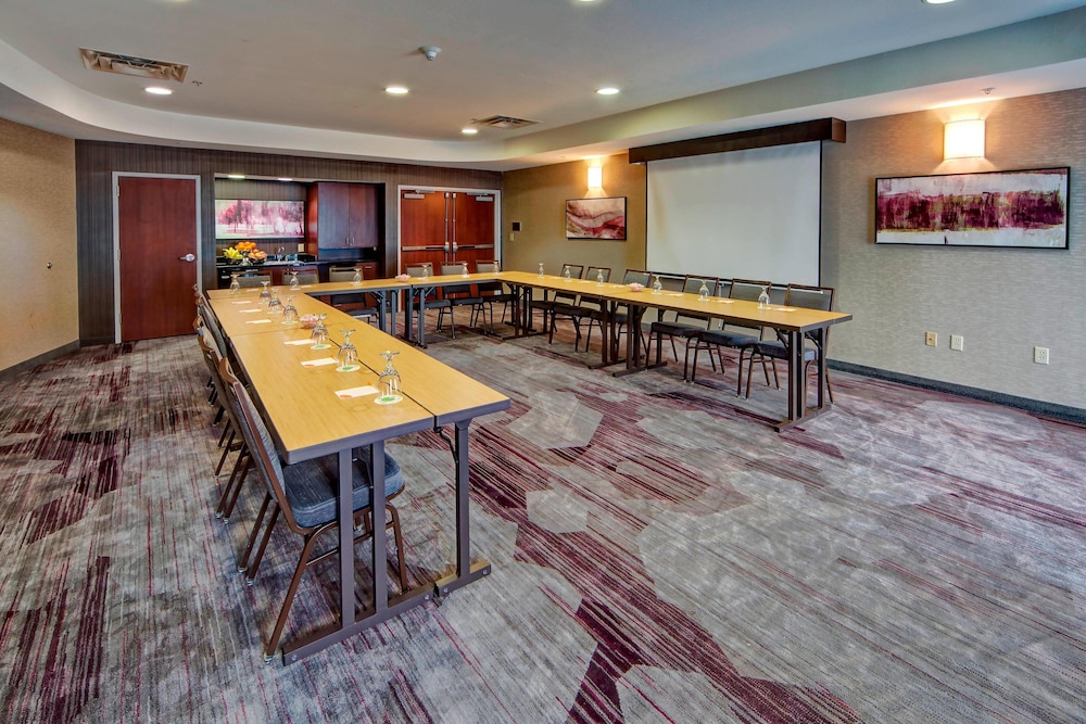 Courtyard By Marriott Memphis Southaven 45/48