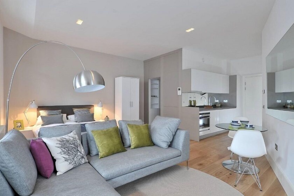 Destiny Scotland - St. Andrew Square Apartments 25/50