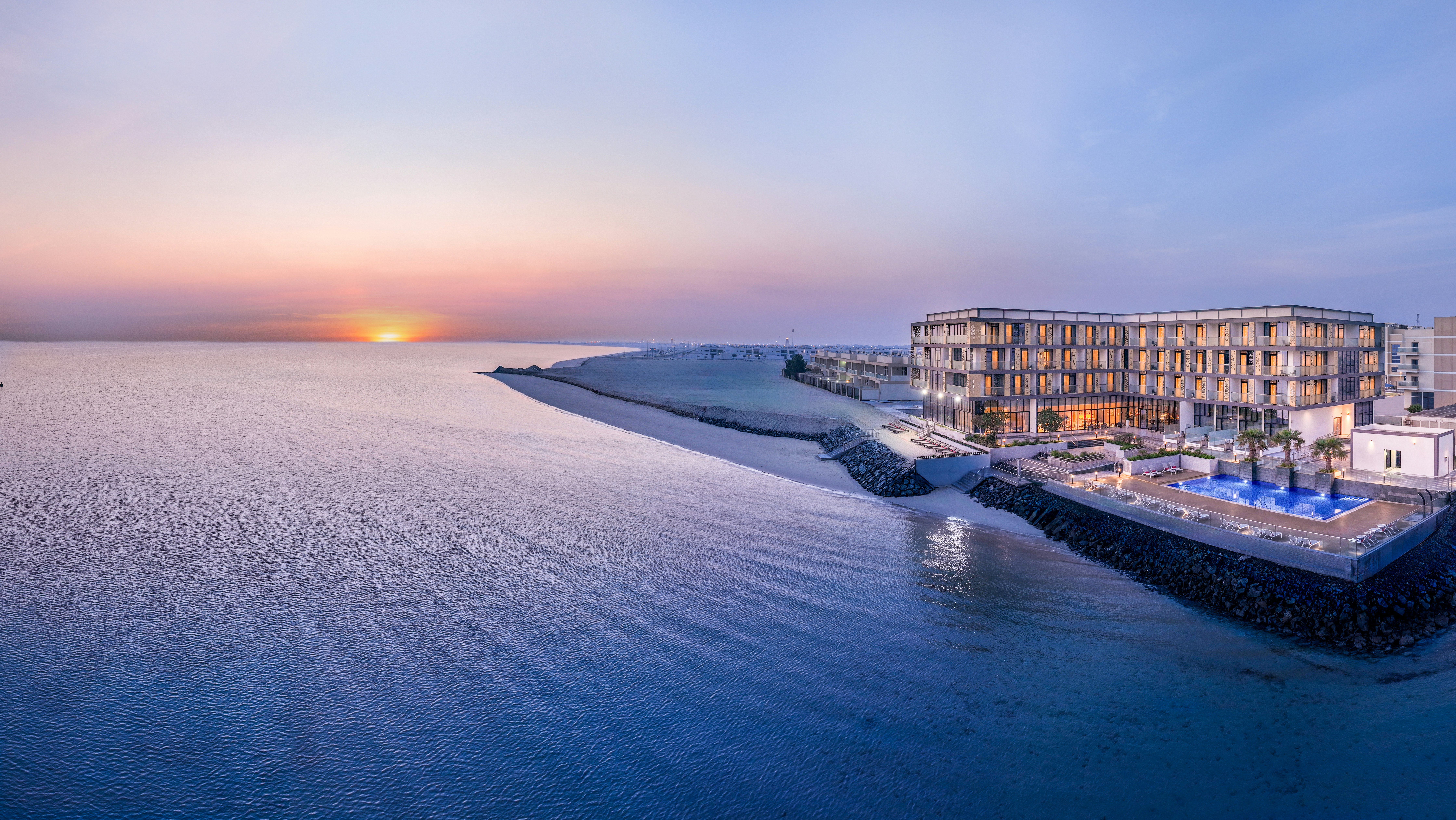 Beach Bay Hotel Mirfa, Edge by Rotana 46/48