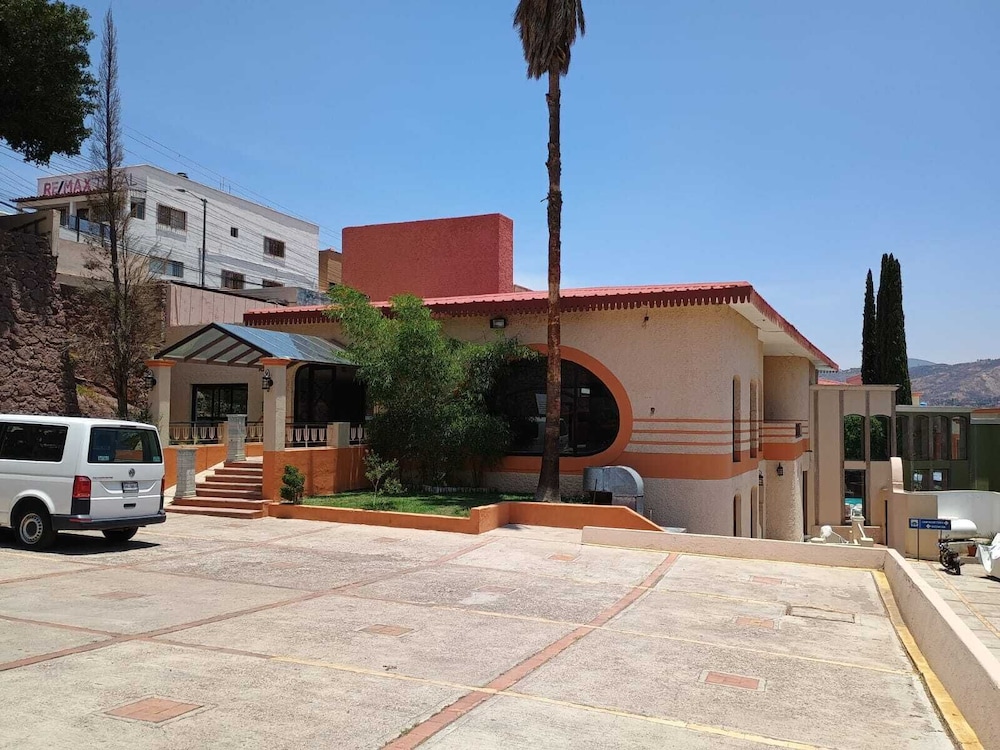 Paseo de la Presa 44/48