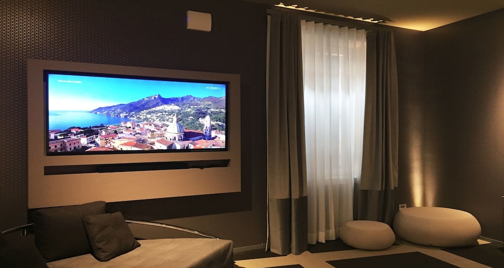 Private Luxury Suite 48/69