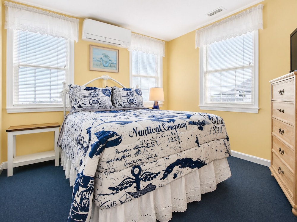 Colonial Acres Resort 25/53