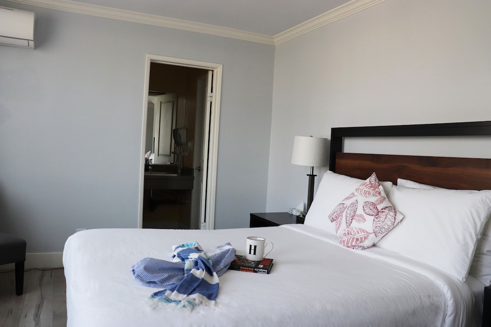 Hometel Suites 24/72