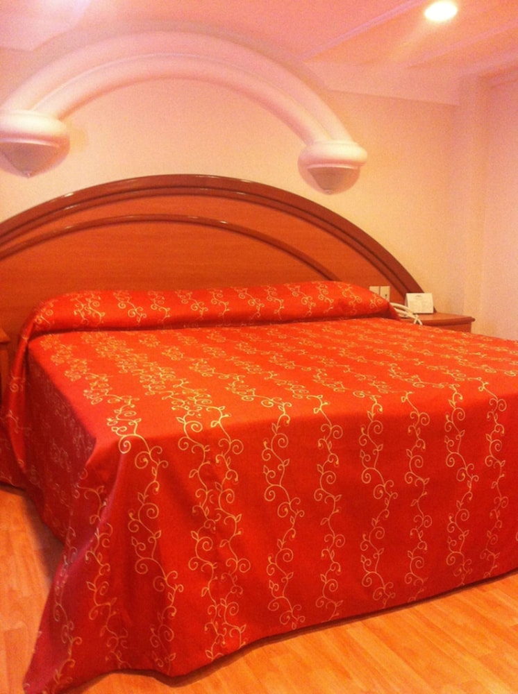 Hotel Premier 25/48